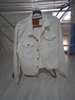 Cazadora Levi's Blanca