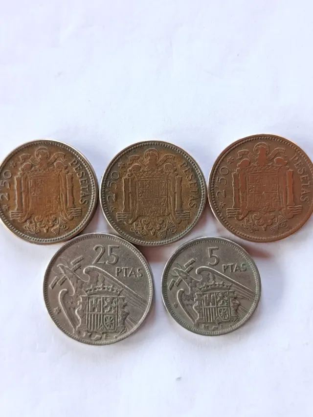 Lote 5 monedas antiguas Franco Pesetas