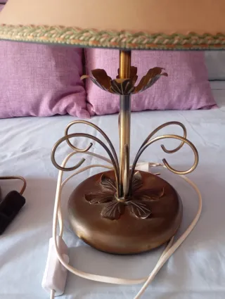 Lámparas de mesita de noche doradas