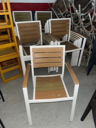 26 Sillas de exterior de terraza  apilables 15€/ud