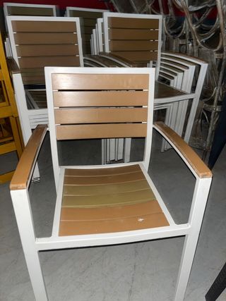26 Sillas de exterior de terraza  apilables 15€/ud