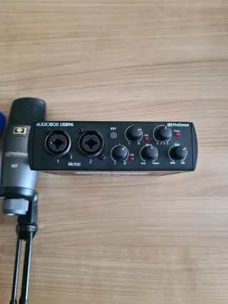Interfaz Audio PreSonus Audiobox USB96 y microfono