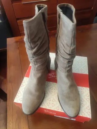 Botas nuevas Dorking Ante Gris Talla 38