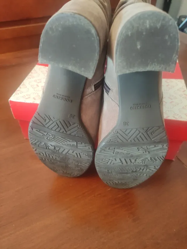 Botas nuevas Dorking Ante Gris Talla 38