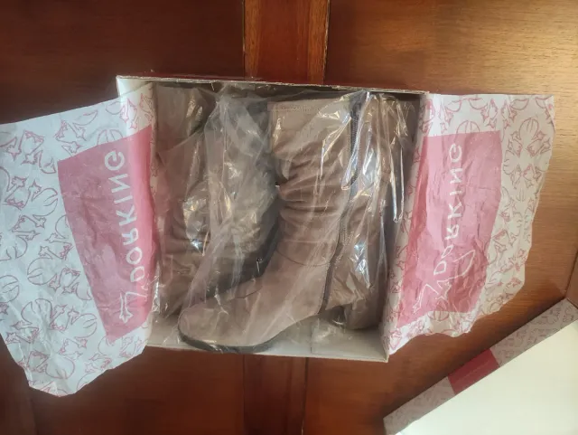 Botas nuevas Dorking Ante Gris Talla 38