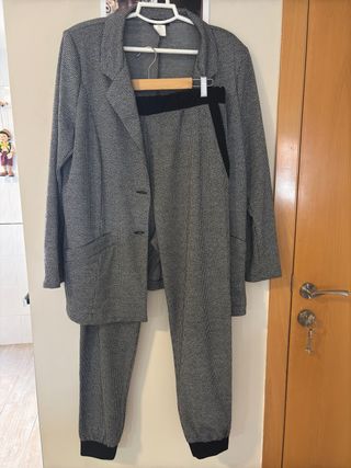 Traje de chaqueta y pantalón Talla 48
