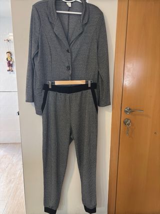 Traje de chaqueta y pantalón Talla 48