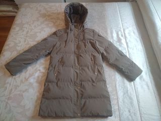 Abrigo plumífero Zara gris mujer