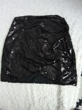Falda de lentejuelas negra