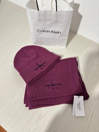 Set Sciarpa + Berretto Calvin Klein