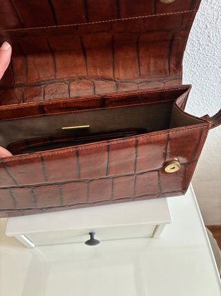 Bolso de hombro marrón piel cocodrilo