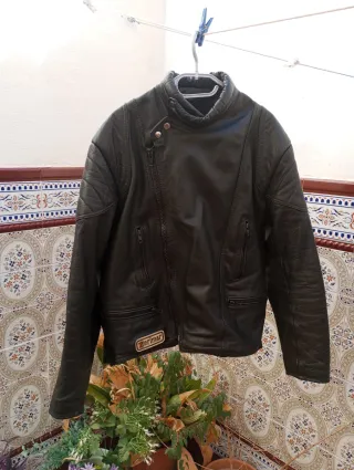 Cazadora de cuero Zerimar Talla XL