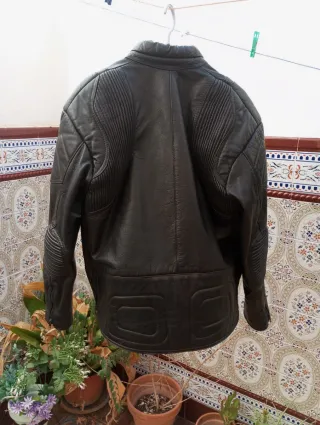 Cazadora de cuero Zerimar Talla XL