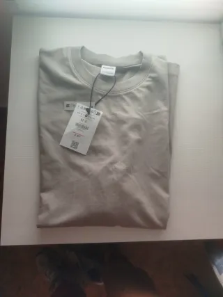 Camiseta Bershka beige talla M