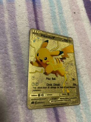 Carta Pokémon Pikachu V Dorada de metal