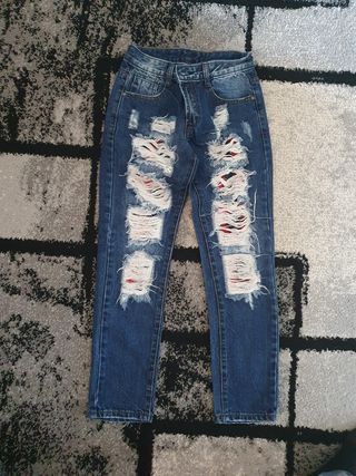Jeans strappati 10/11 anni