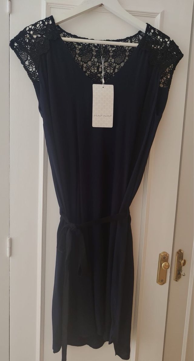 Vestido Naf Naf azul con encaje