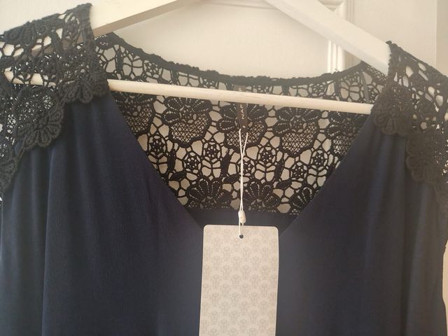 Vestido Naf Naf azul con encaje