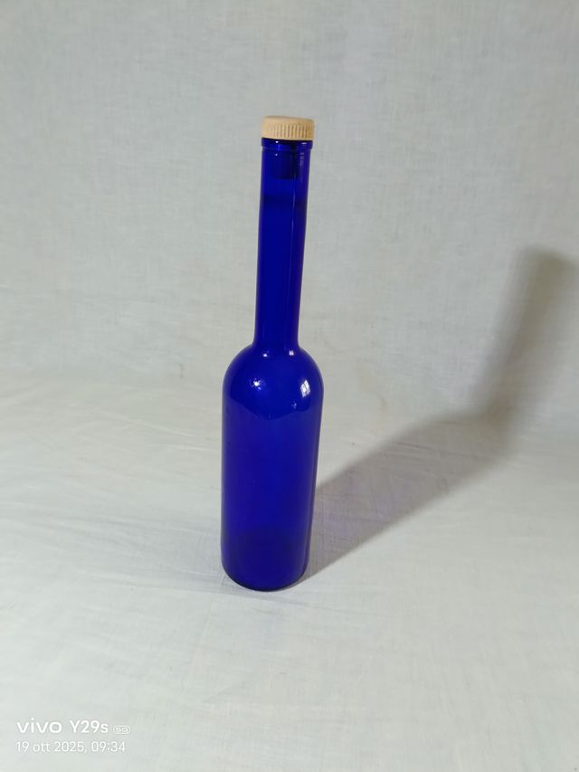 Bottiglia vintage vetro blu cobalto