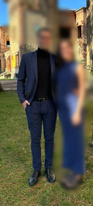 Traje de hombre azul marino para bodas