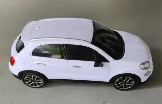 Fiat 500X Telecomandato 1:18