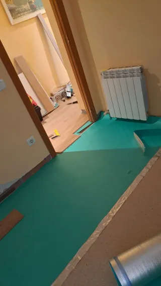 Carpintero profesional: puertas, cocinas, parquet
