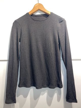 Camiseta gris oscura manga larga talla S/M