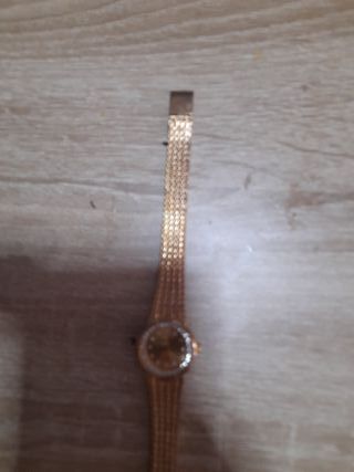 Reloj de mujer dorado