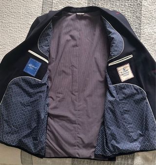 Americana azul con coderas rojas EL GANSO