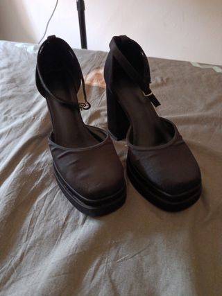 Zapatos de tacón alto negros