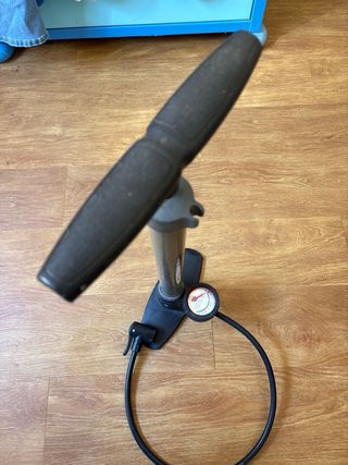 Inflador de ruedas para bicicleta
