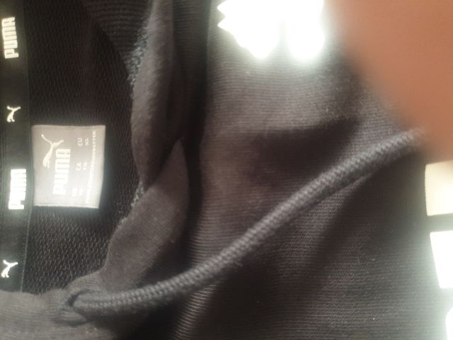 Sudadera Puma Talla XL Negra,corta.con dos puestas