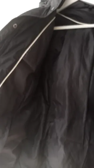 Chaqueta plumón Naf Naf negra