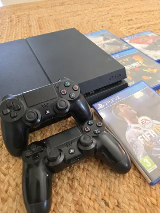Consola PS4 (PlayStation 4)+ 2 Mandos + 4 Juegos