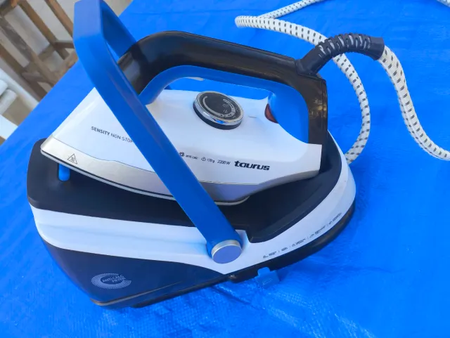 Plancha de vapor Taurus 2200W