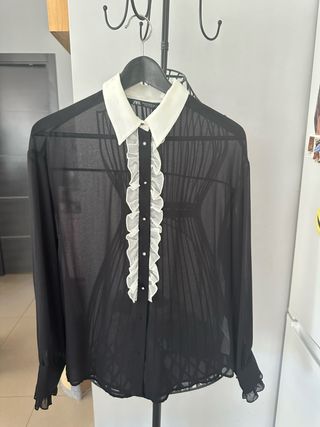 Camisa Zara semitransparente con volantes