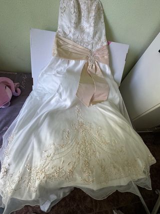 Vestido de Novia Blanco y Dorado