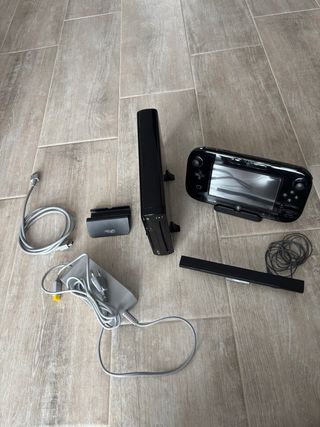 Nintendo Wii U + Mario Kart 8