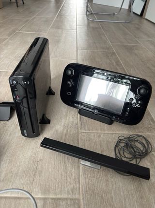 Nintendo Wii U + Mario Kart 8