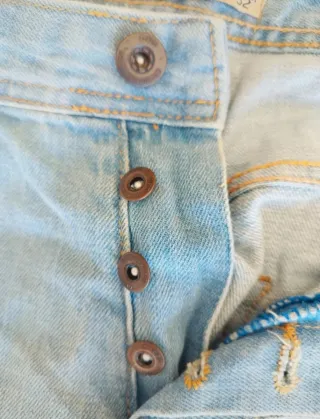 Pantalón vaquero hombre azul claro