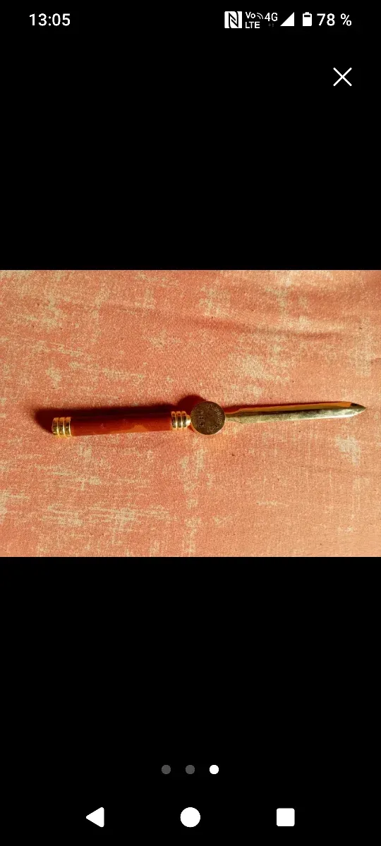 Abridor de cartas antiguo de metal