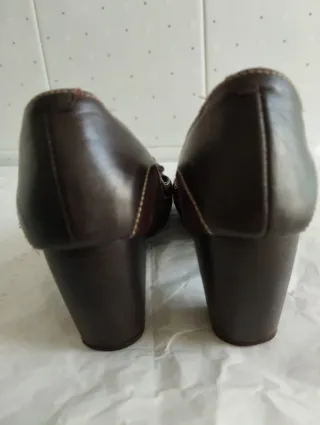Zapatos de salón marrones talla 36