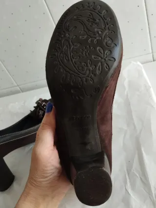 Zapatos de salón marrones talla 36