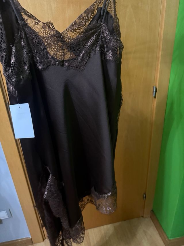 Vestido Zara marrón con encaje