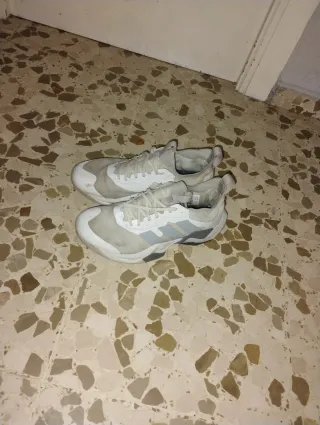 Tenis Adidas Gris y Blanco