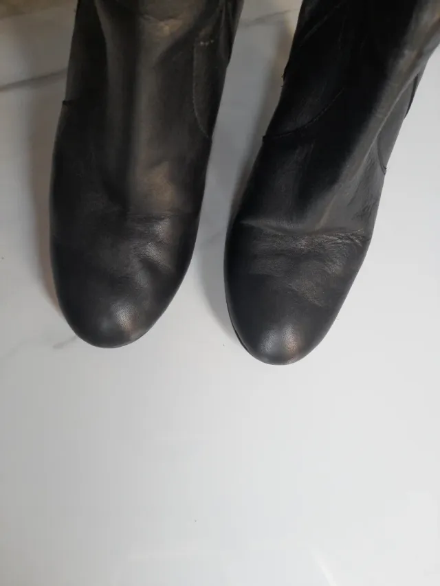 Botas de tacón de piel negras