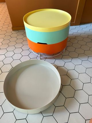 Mesa Auxiliar P.S.  Ikea T. Richarson