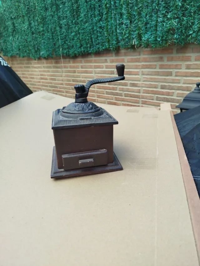 Molinillo de café decorativo