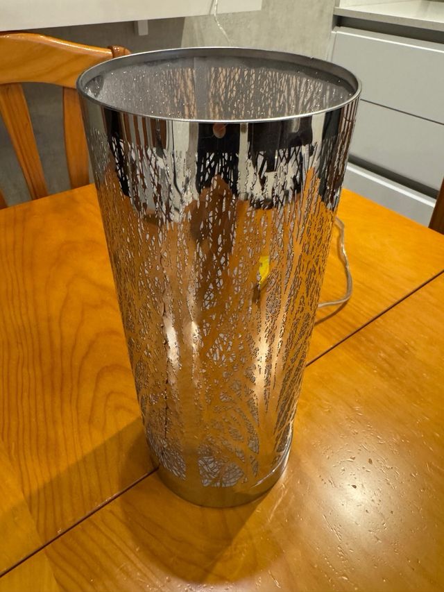 Lamparita de noche plateada