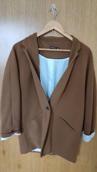 Blazer Stradivarius Camel Talla S